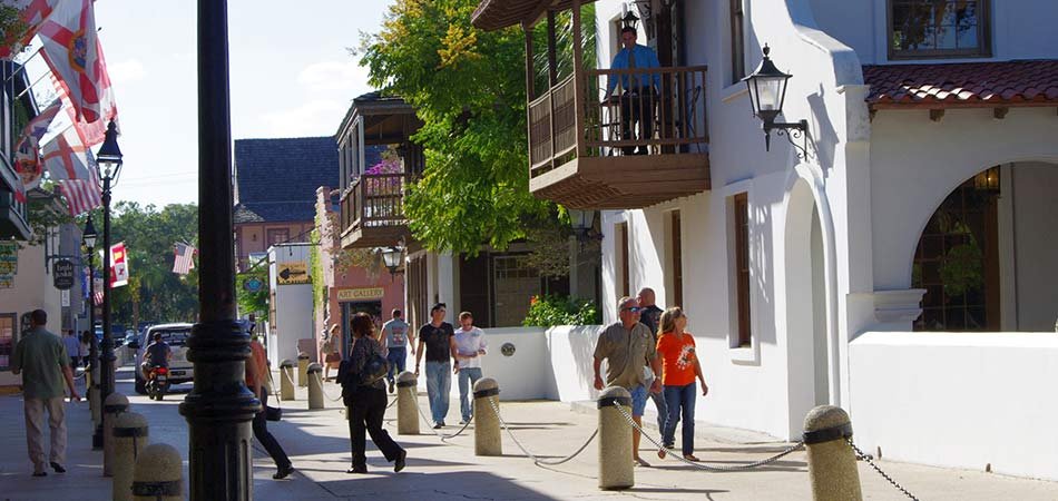 People shopping on Hypolita street